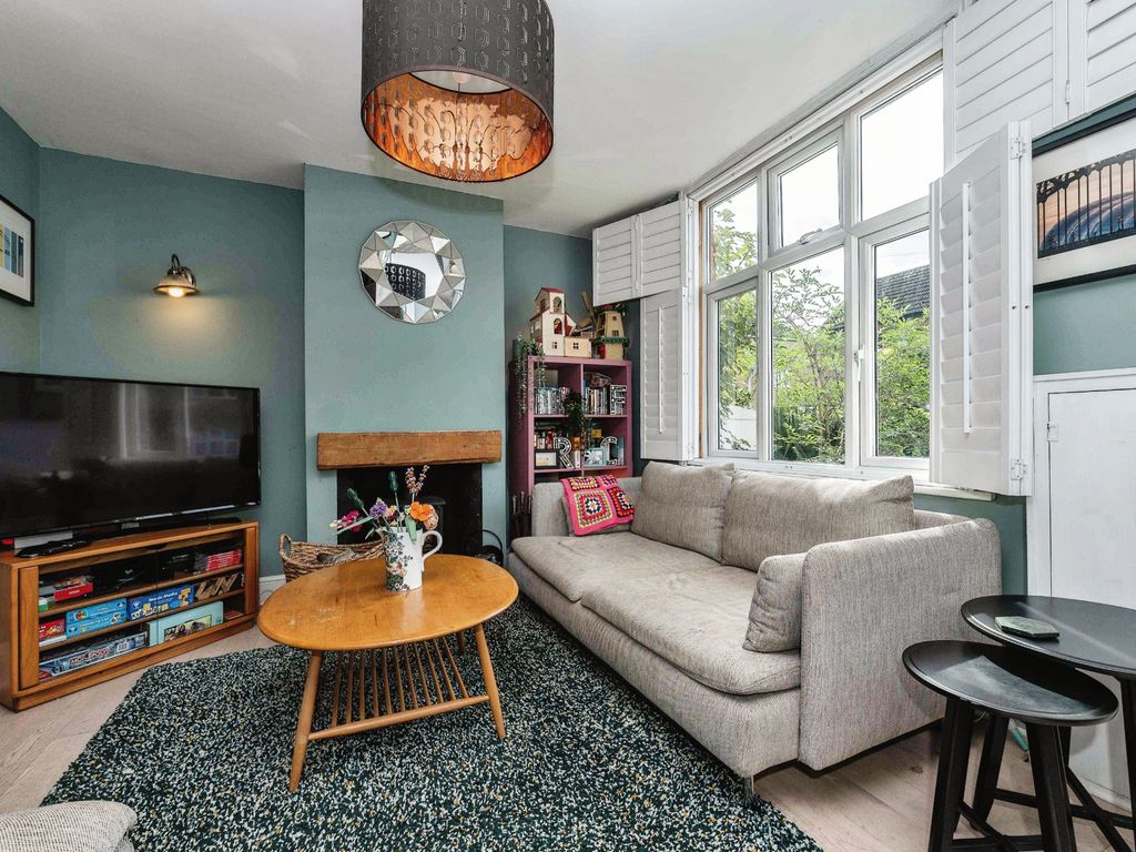 3 bed terraced house for sale in Ebberns Road, Hemel Hempstead HP3, £