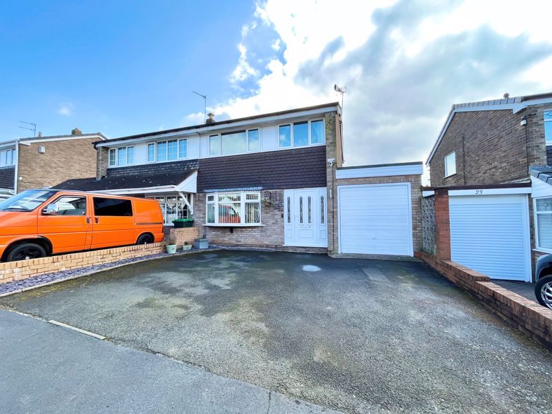 3 bed semidetached house for sale in Muirfield Crescent, Oakham