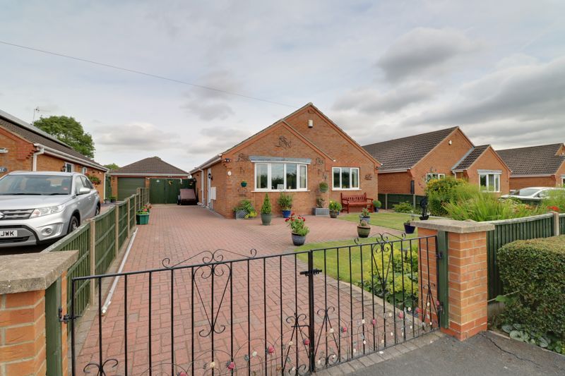 3 bed bungalow for sale in Mill Lane, East Halton, Immingham DN40 Zoopla