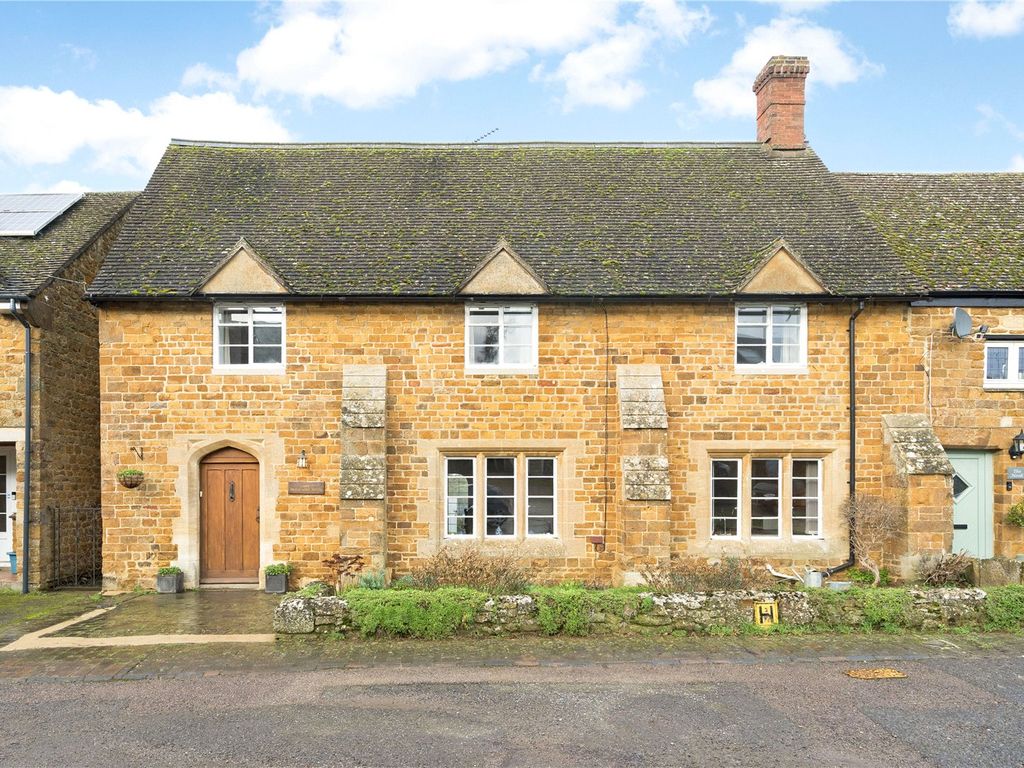 4 bed semidetached house for sale in The Green, Barford St. Michael