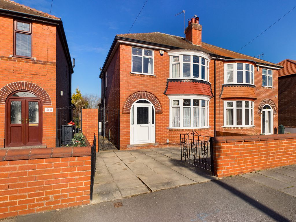3 bed semidetached house for sale in Alderson Drive, Doncaster DN2
