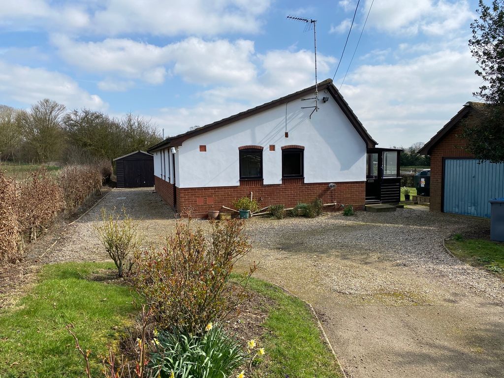 2 bed detached bungalow for sale in The Hill, Halesworth Road