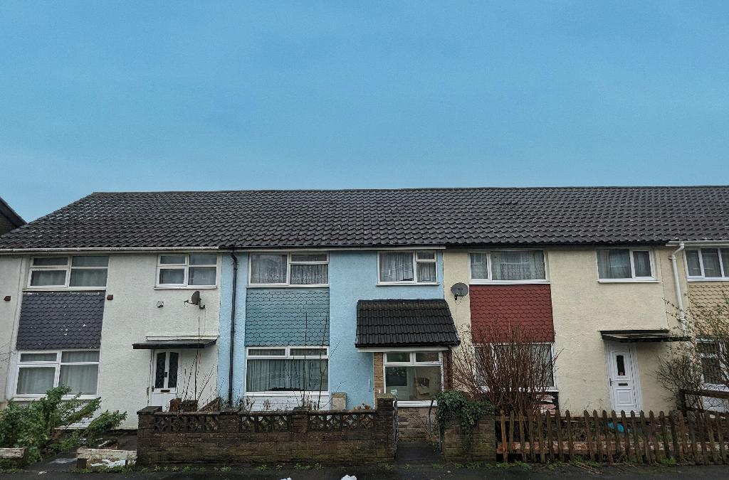 3 bed terraced house for sale in Bodmin Crescent, Leeds LS10, £130,000