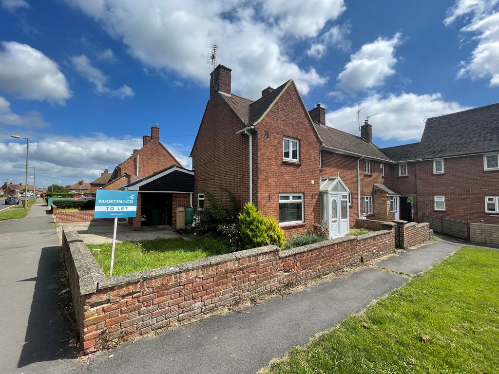 3 bed end terrace house to rent in Queen Mary Avenue, Basingstoke RG21