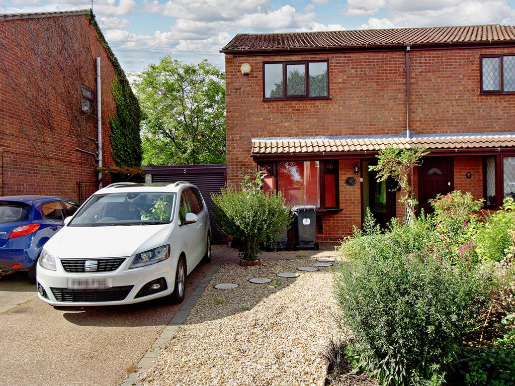 3 bed semidetached house for sale in Dellfield Close, Lincoln LN6, £