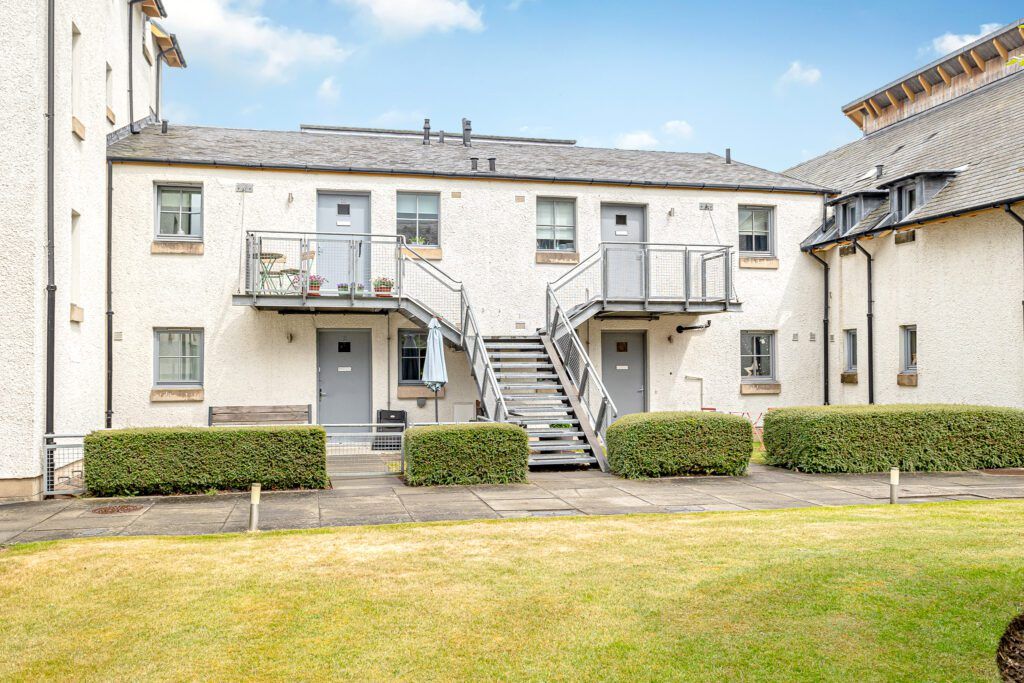 2 bed flat for sale in Old School Court, Linlithgow EH49 Zoopla