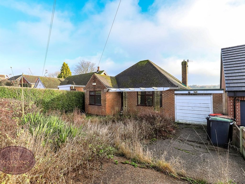 2 bed detached bungalow for sale in Baker Road, Newthorpe, Nottingham
