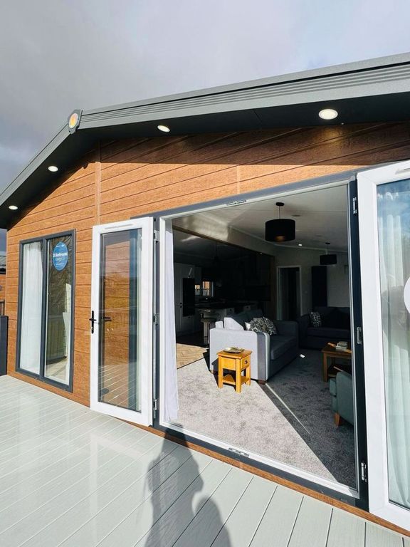 3 bed lodge for sale in Lineside, Hubberts Bridge, Boston PE20, £