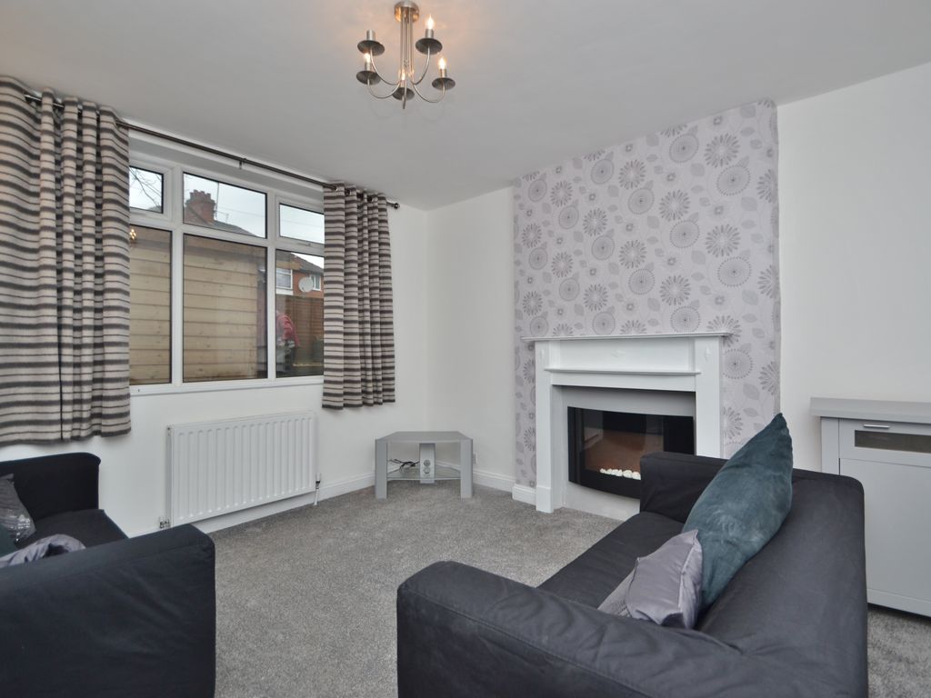 2 bed flat to rent in Newton Hill Court, Chapeltown Road, Chapel