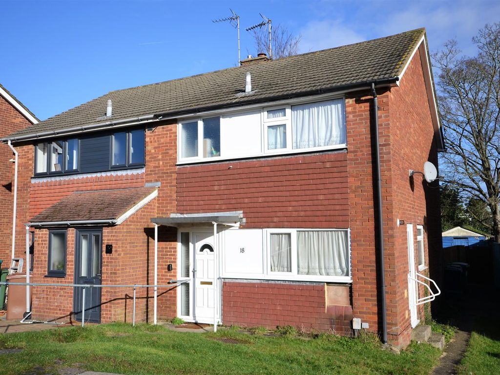 3 bed semidetached house for sale in Road, Basingstoke RG21