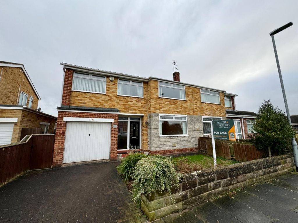 4 bed property for sale in Barton Close, Thornaby, StocktonOnTees
