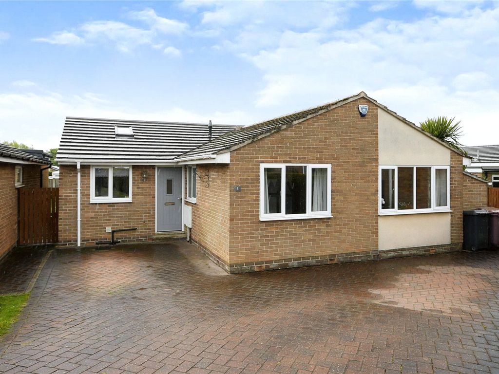 4 bed bungalow for sale in Bowden Avenue, Barlborough, Chesterfield