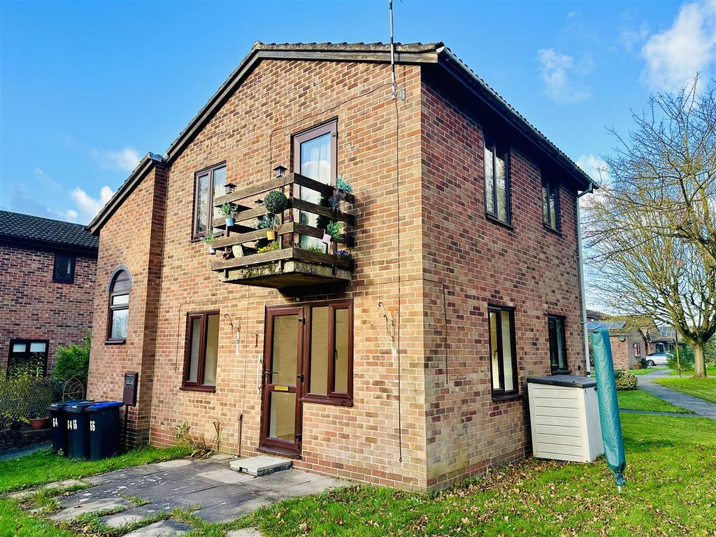 1 bed flat to rent in Spinney Drive, Botcheston, Leicester LE9, £600 ...