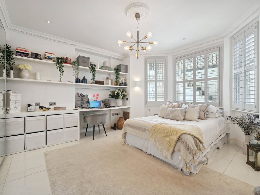 Manson Place, London SW7  