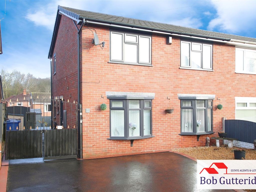 3 bed semidetached house for sale in Lichfield Close, Silverdale