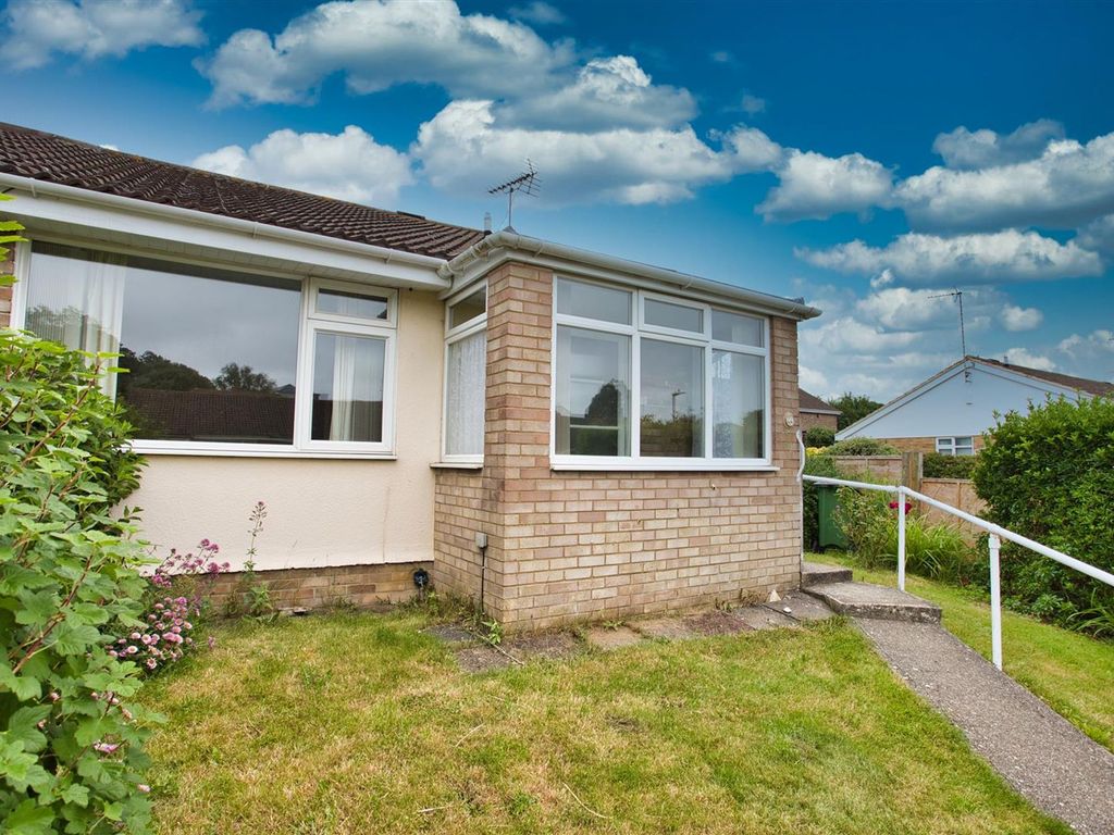 3 bed semidetached bungalow for sale in Moat Farm Road, Folkestone