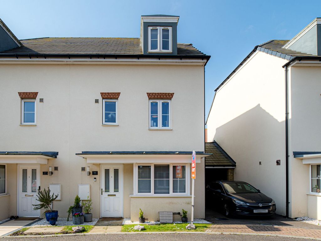 4 bed semidetached house for sale in Pit Head Drive, Aylesham CT3 Zoopla