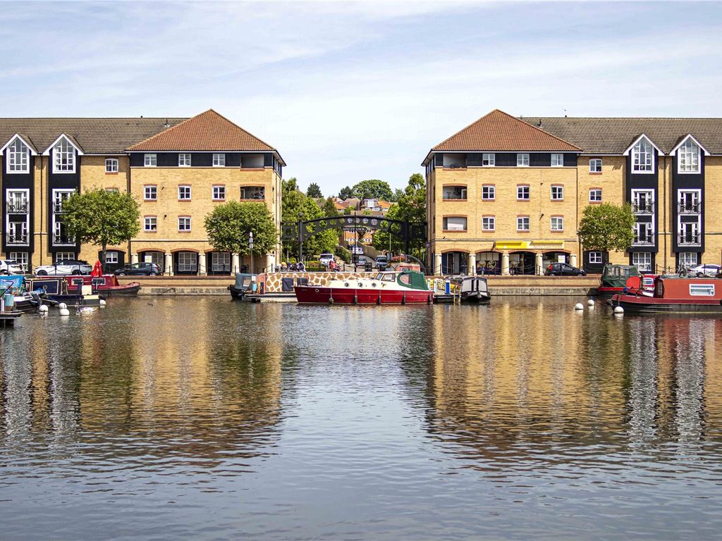 3 bed flat for sale in Dickinson Quay, Apsley Marina, Apsley