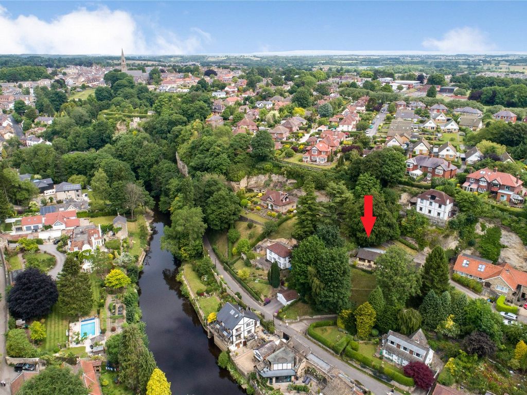 3 bed bungalow for sale in Abbey Road, Knaresborough, North Yorkshire