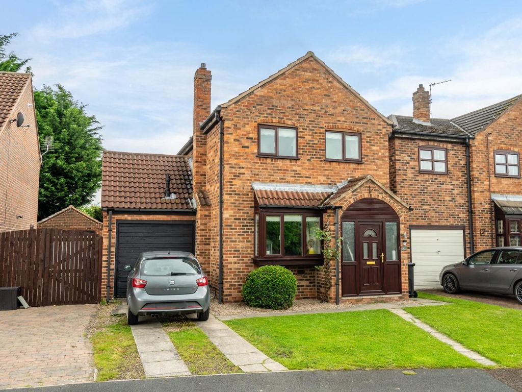 3 bed detached house for sale in Holmes Drive, Riccall, York YO19, £