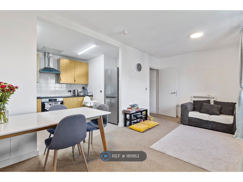 3 bed flat to rent in Drayton Park, London N5, £2,800 pcm Zoopla