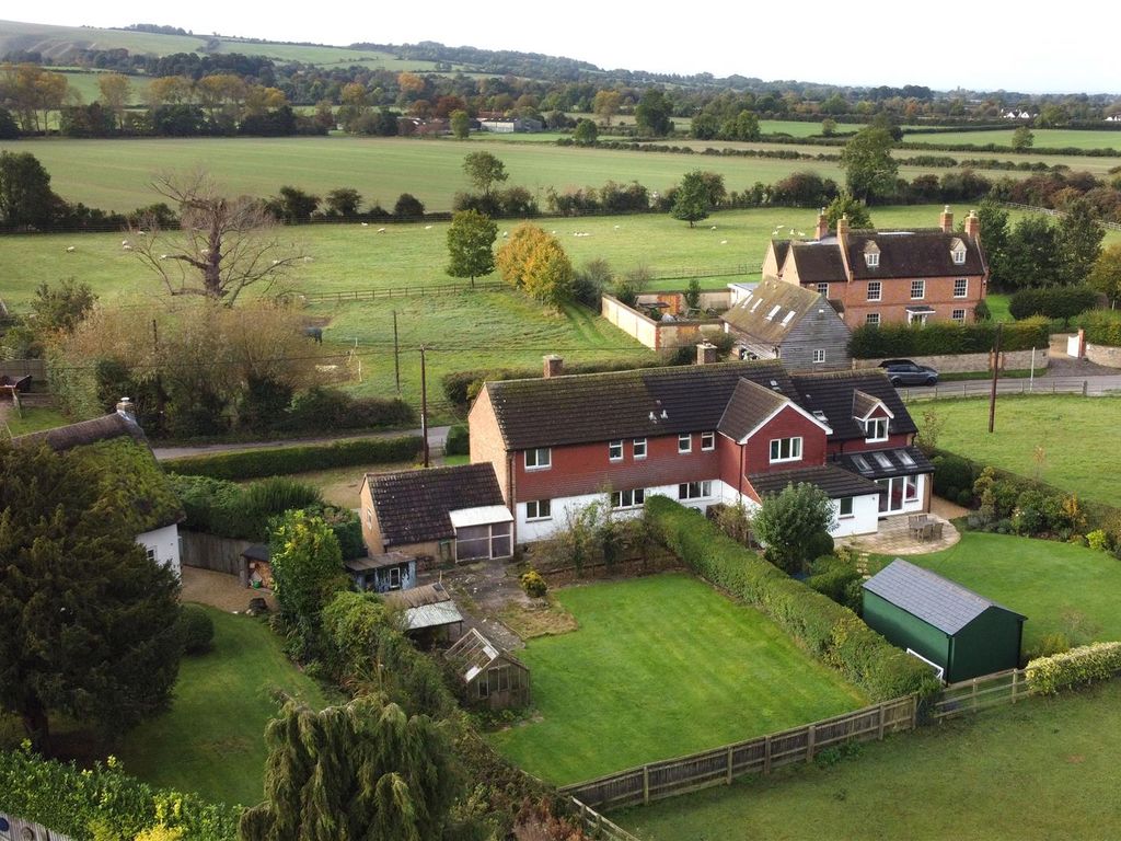 3 bed semidetached house for sale in Uffington, Faringdon, Oxfordshire