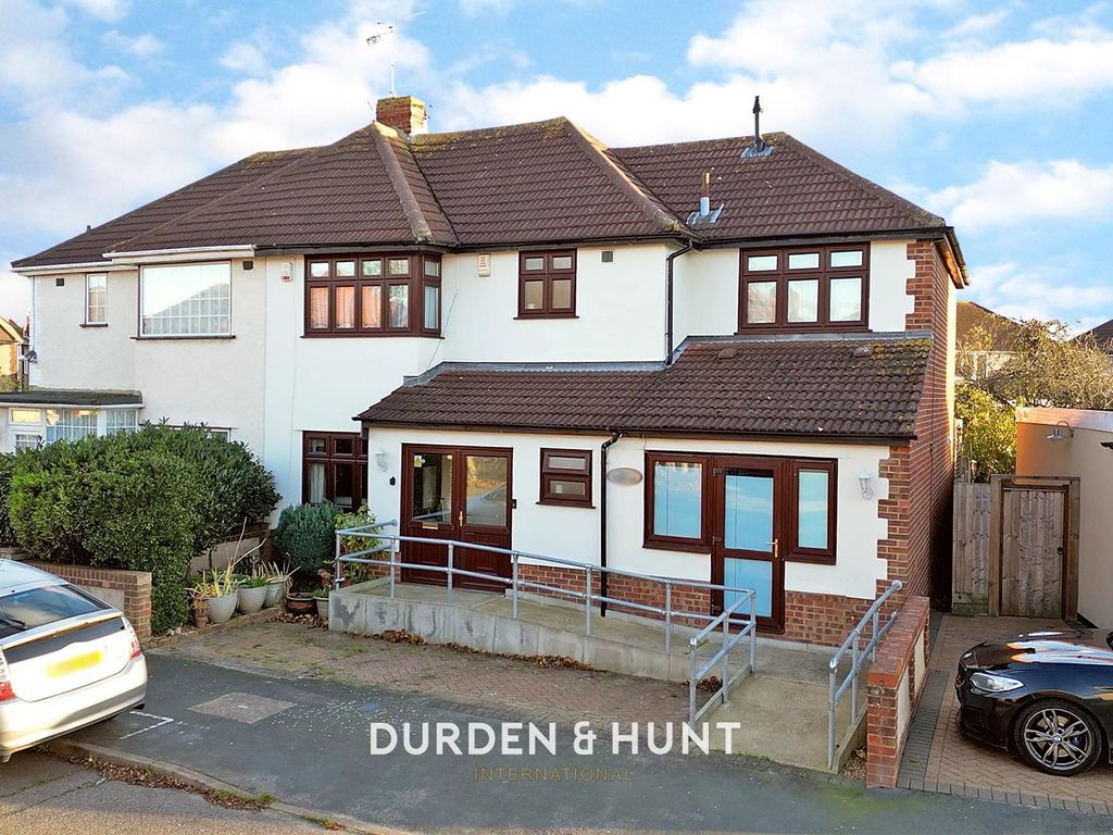 6 bed semidetached house for sale in Lancaster Drive, Hornchurch RM12