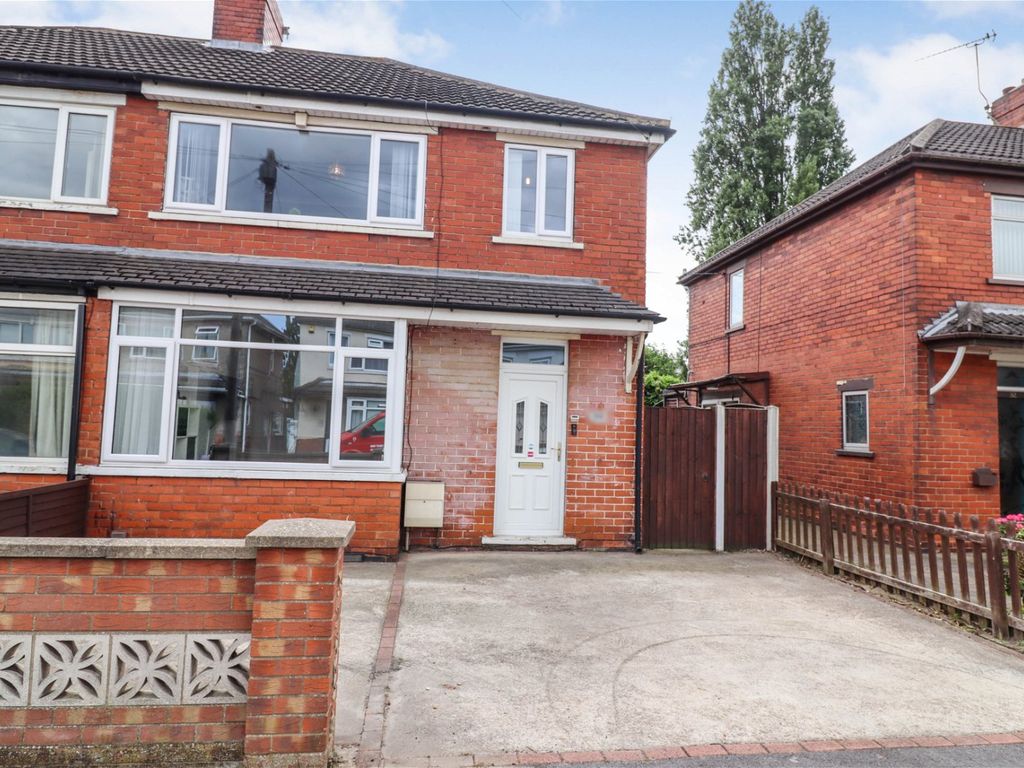 3 bed semidetached house for sale in Hallgarth Avenue, Scunthorpe DN16