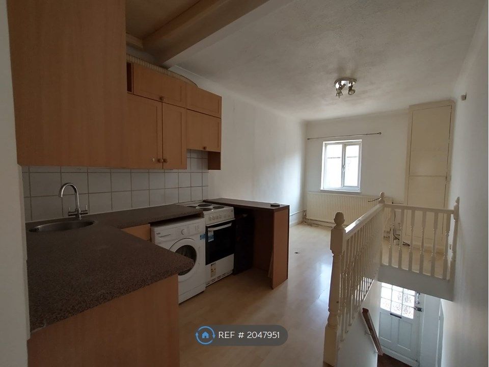 1 bed flat to rent in Queens Road, Watford WD17, £1,150 pcm Zoopla