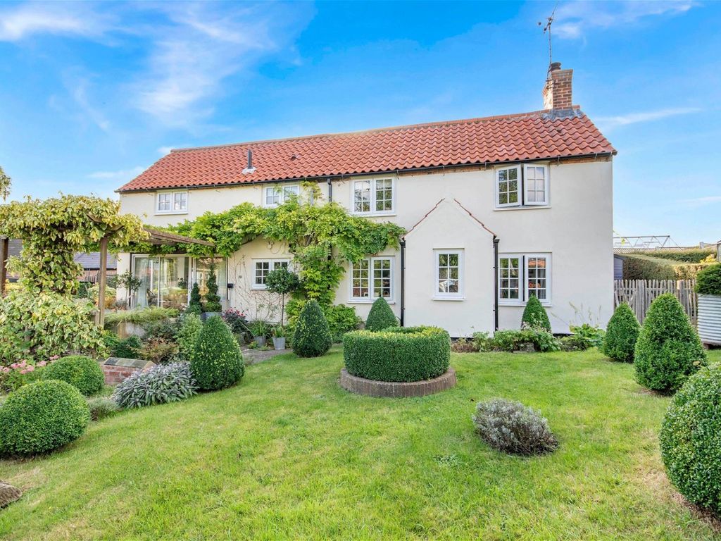 3 bed cottage for sale in Town Street, Askham, Newark NG22, £400,000