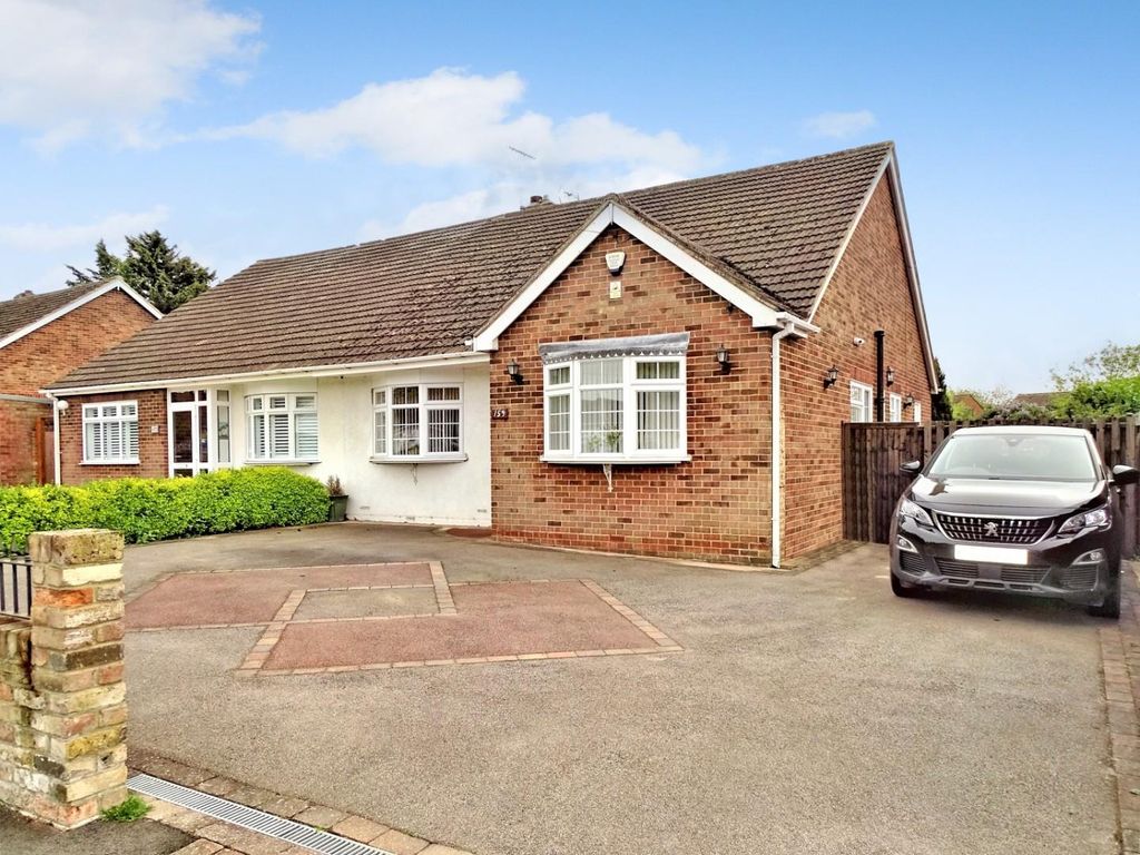 3 bed semidetached bungalow for sale in Chignal Road, Chelmsford CM1