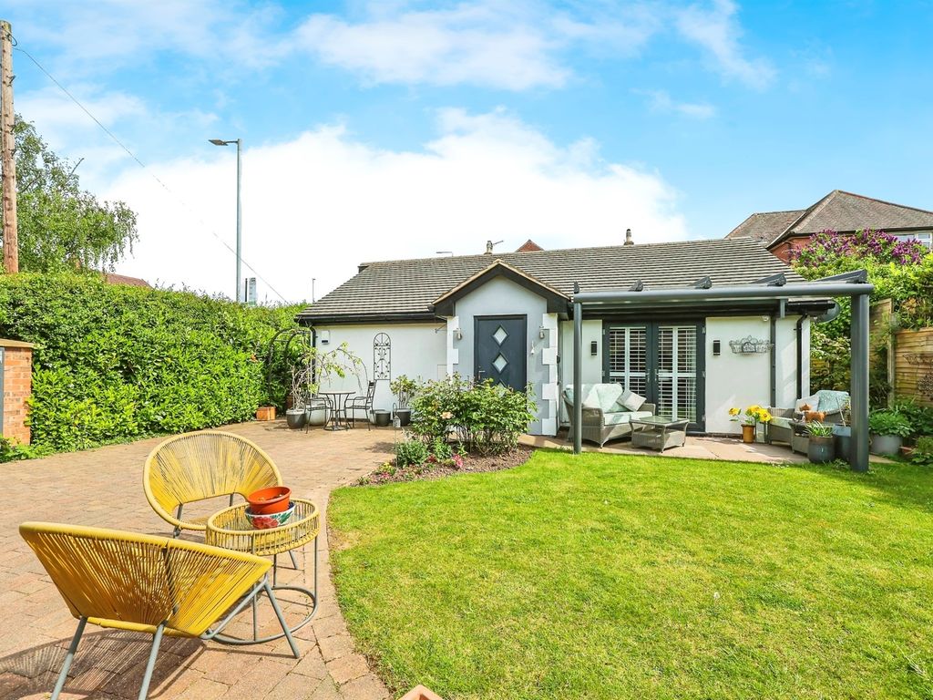 2 bed detached bungalow for sale in Gedling Road, Arnold, Nottingham