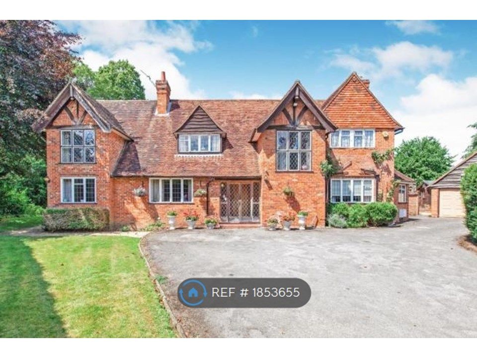 5 bed detached house to rent in Lime Walk, Maidenhead SL6, £4,000 pcm