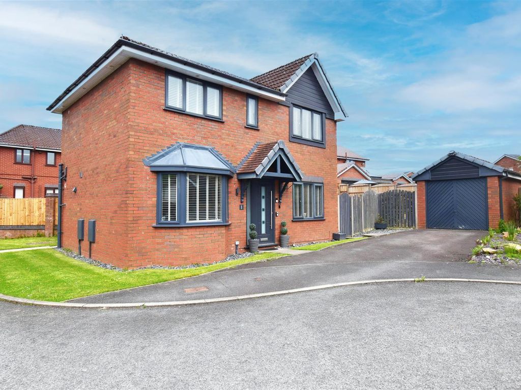 3 bed detached house for sale in Montfort Close, Westhoughton, Bolton