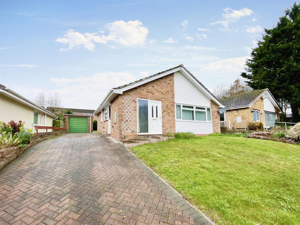 3 bed detached bungalow for sale in Wyebank Rise, Tutshill, Chepstow