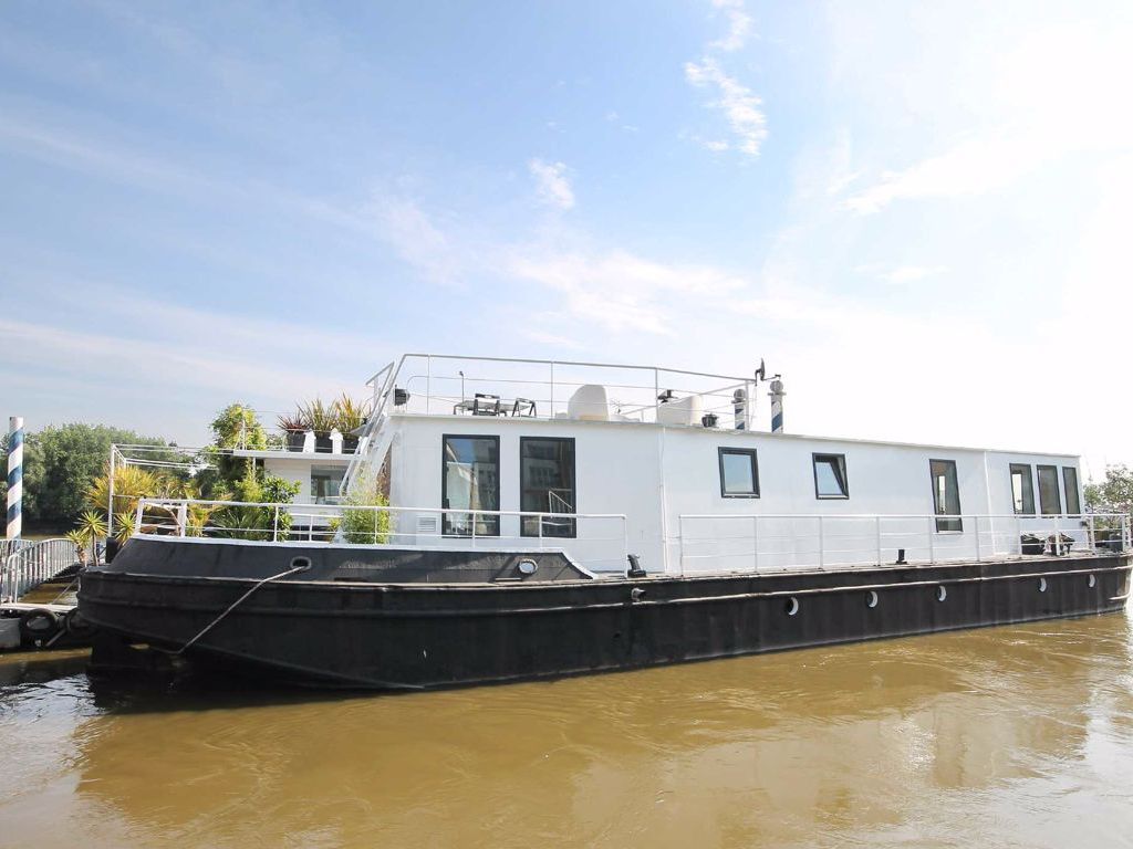 Lightermans Walk, London SW18  