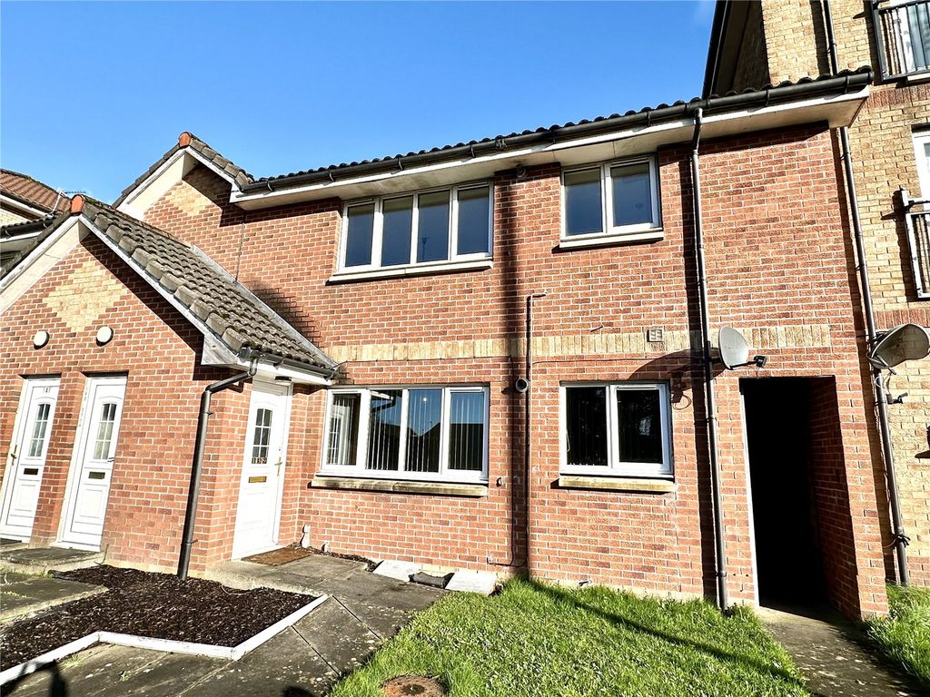 2 bed flat for sale in Baillieston Road, Baillieston, Glasgow G32, £