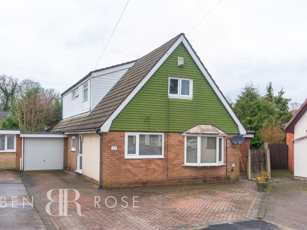 6 bed detached house for sale in Highfield Avenue, Farington, Leyland