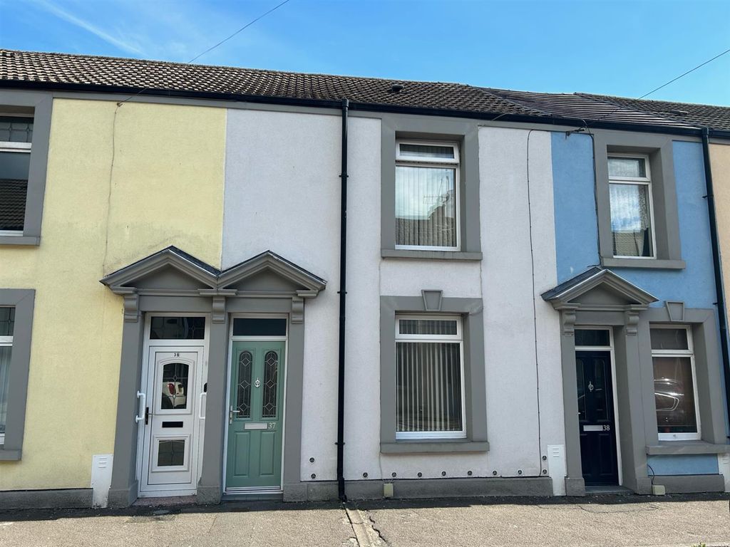 2 bed terraced house for sale in Western Street, Swansea SA1, £150,000