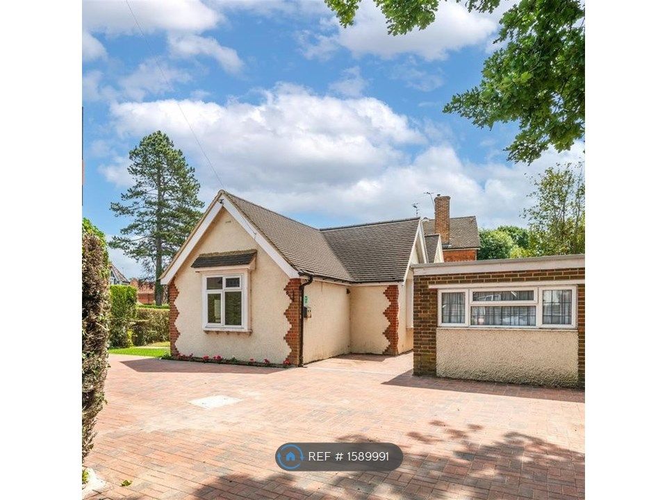 7 bed bungalow to rent in Russells Crescent, Horley RH6 Zoopla
