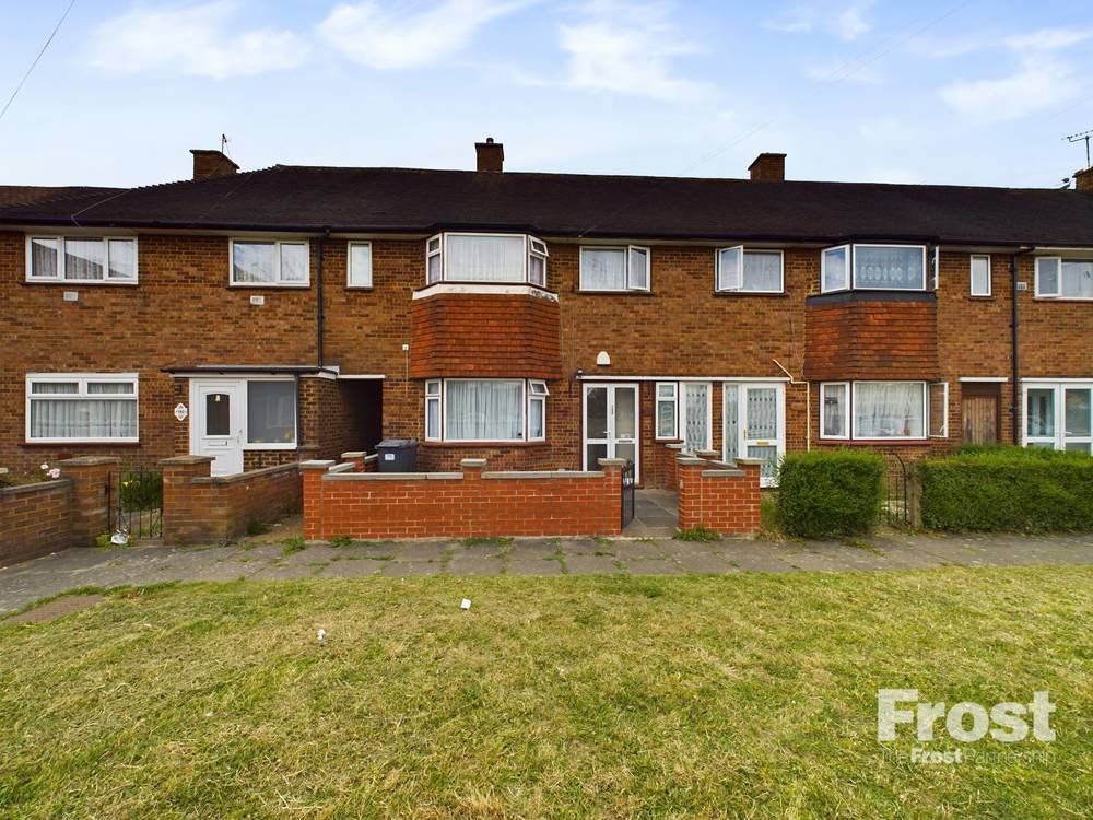 3 bed terraced house for sale in Sparrow Farm Drive, Feltham TW14, £