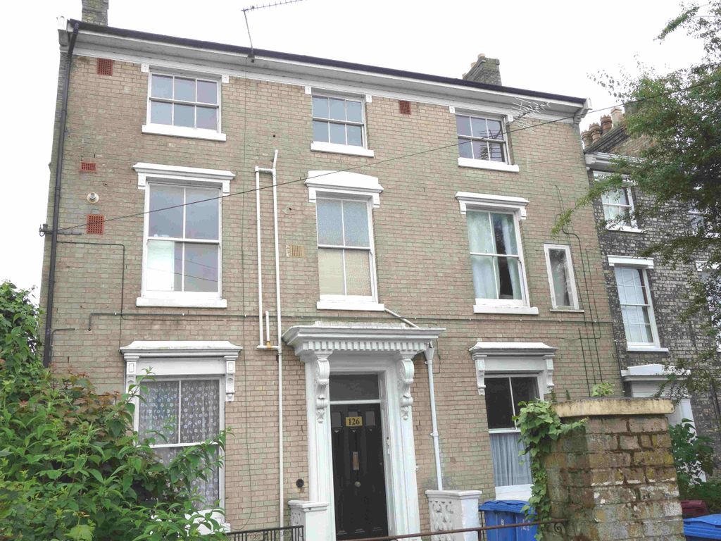 3 bed flat to rent in Woodbridge Road, Ipswich, Suffolk IP4 Zoopla