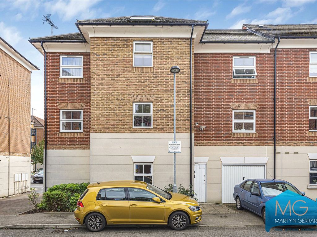 2 bed flat for sale in Gilson Place, Coppetts Road, Muswell Hill