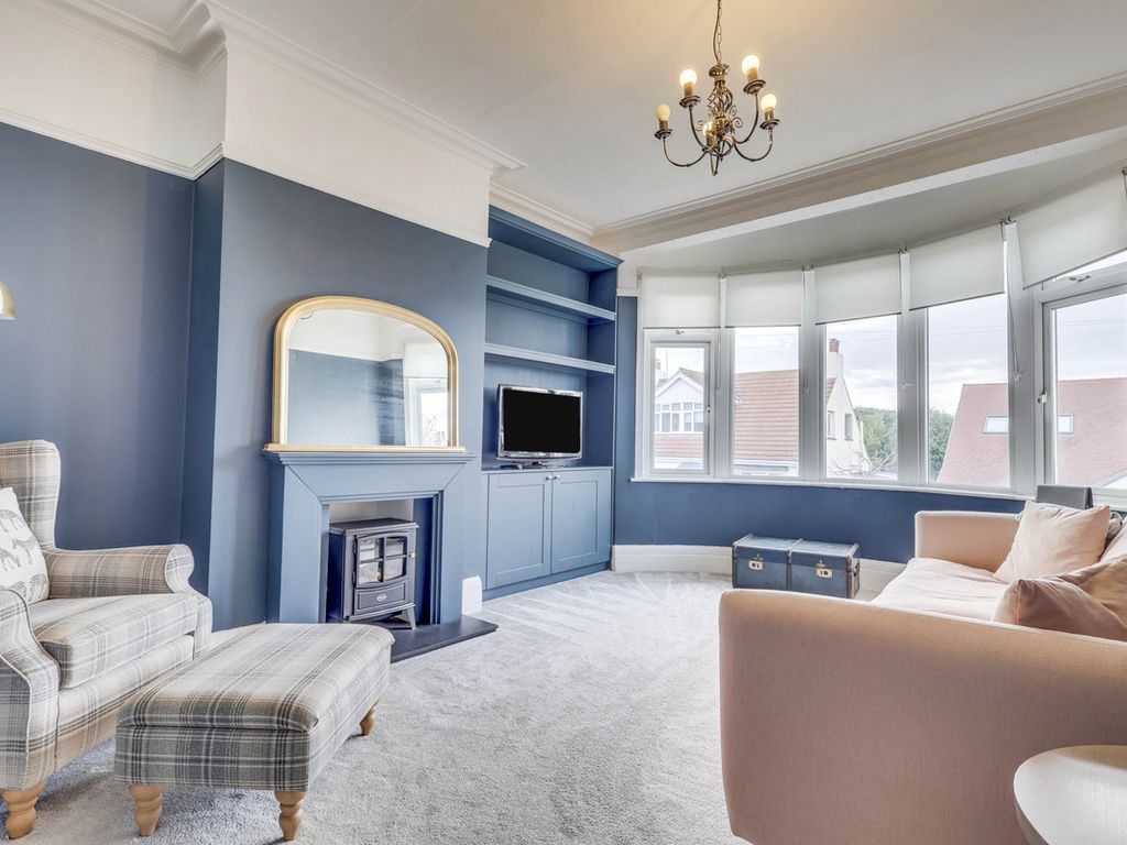 1 bed flat to rent in Lord Roberts Avenue, LeighOnSea SS9 Zoopla