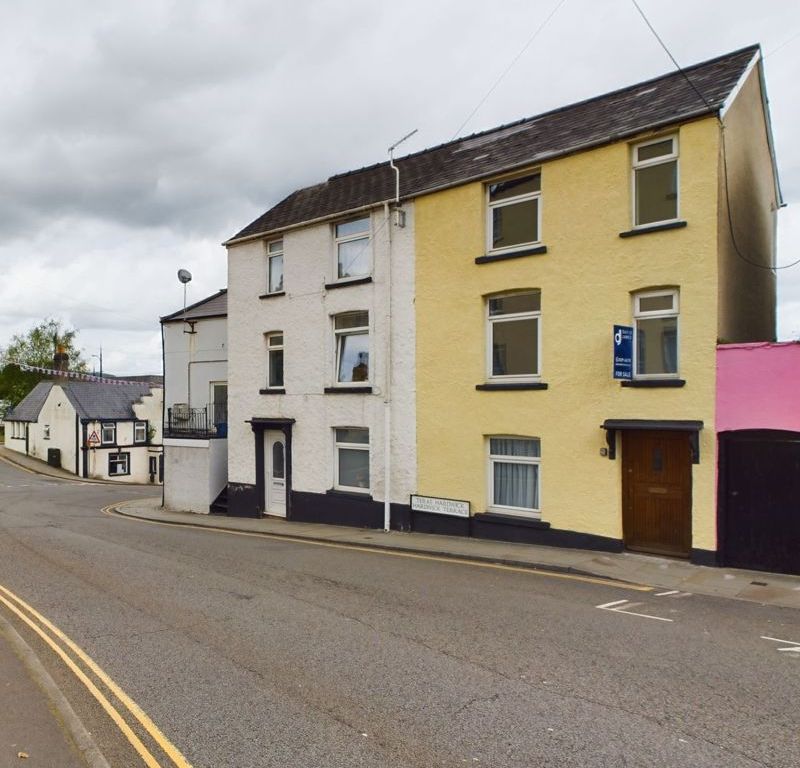 3 bed town house for sale in Hardwick Terrace, Chepstow, Monmouthshire