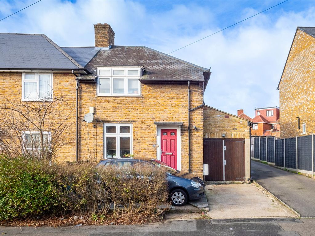 3 bed end terrace house for sale in Whitby Road, Sutton SM1, £475,000