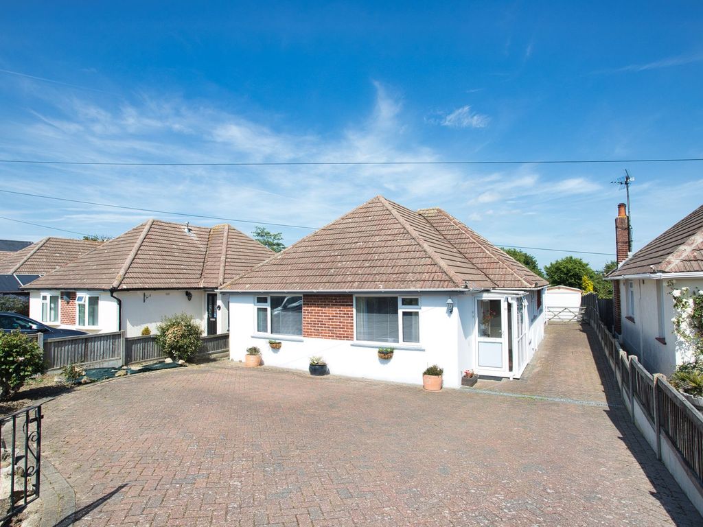 4 bed detached bungalow for sale in Valkyrie Avenue, Whitstable CT5