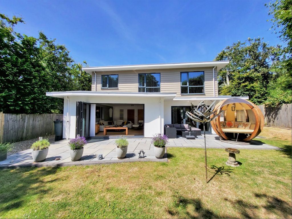 3 bed detached house for sale in Arundel Road, High Salvington