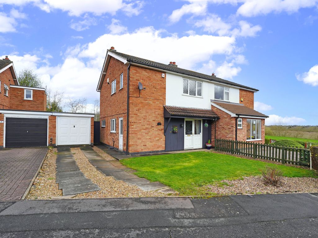 3 bed semidetached house for sale in Farm Close, Birstall