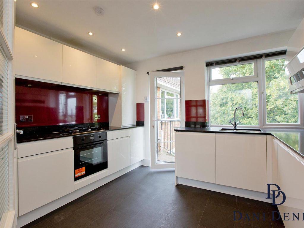 Sunningfields Crescent London NW4